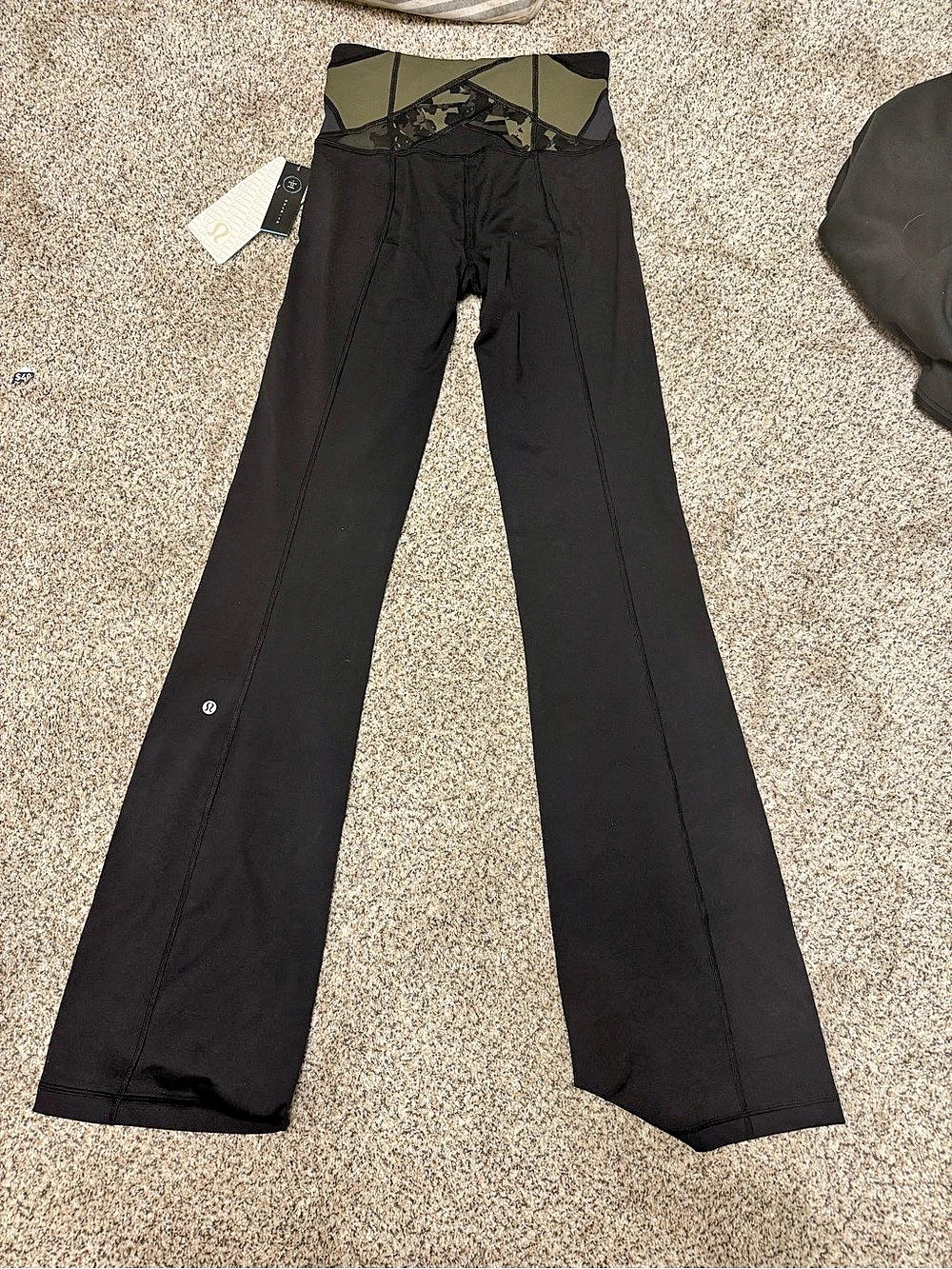 lululemon Groove Pant III *Tall Camo Leggings Black & Green Size 4 long